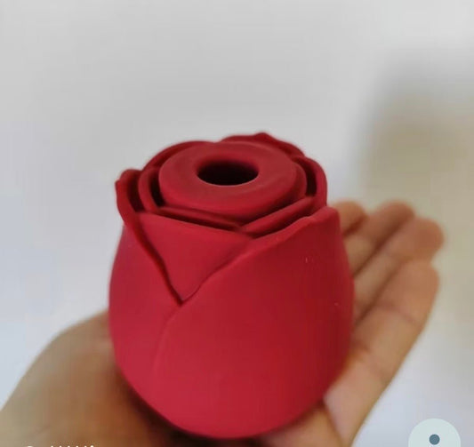 Vibrador Sugador de Clitóris Luv em formato de rosa